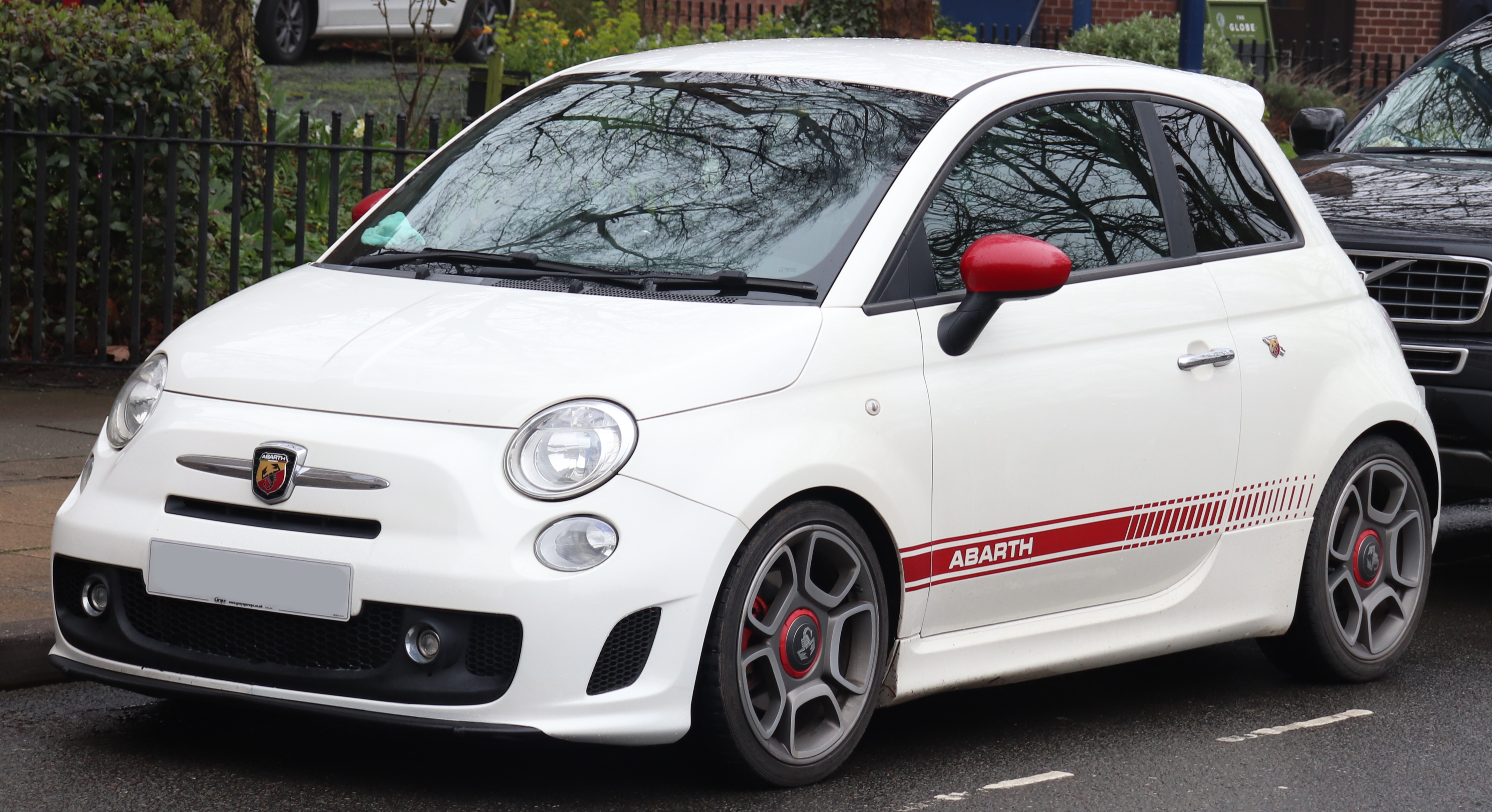 Fiat Abarth 500 in white with red stripes